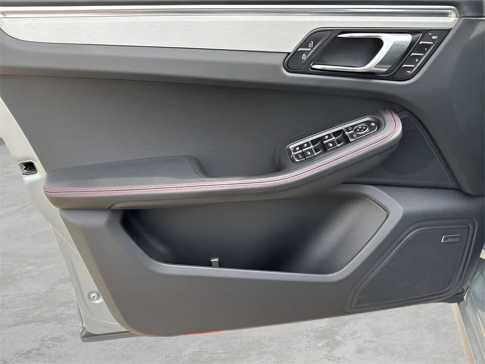 2024 Porsche Macan GTS - Image 18 of 18