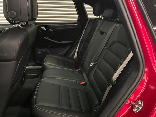 2024 Porsche Macan GTS - Image 16 of 17