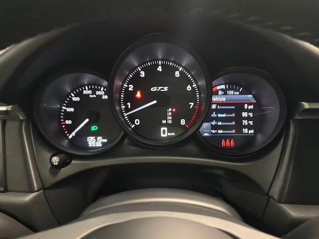 2024 Porsche Macan GTS - Image 13 of 17
