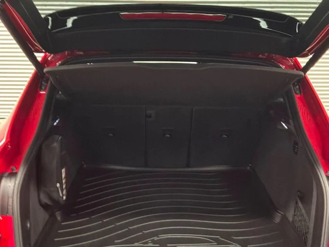 2024 Porsche Macan GTS - Image 8 of 17