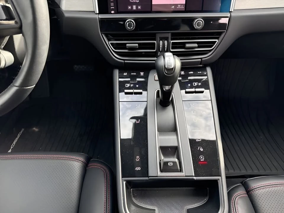 2024 Porsche Macan GTS - Image 18 of 20