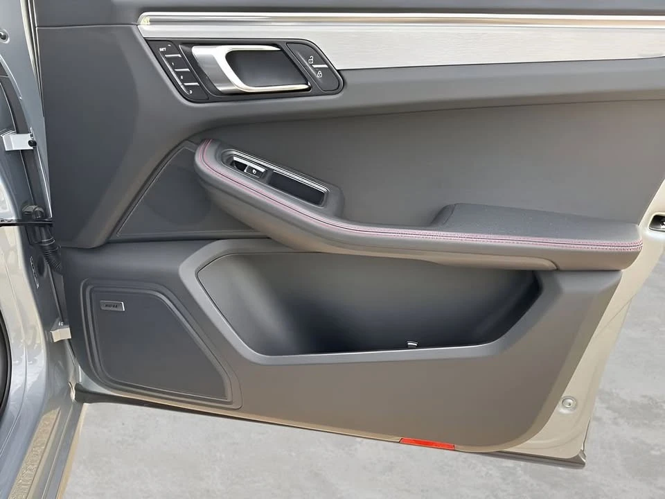 2024 Porsche Macan GTS - Image 11 of 20