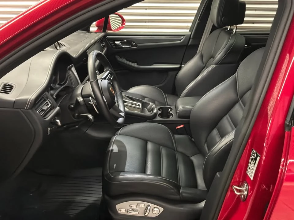 2024 Porsche Macan GTS - Image 9 of 18