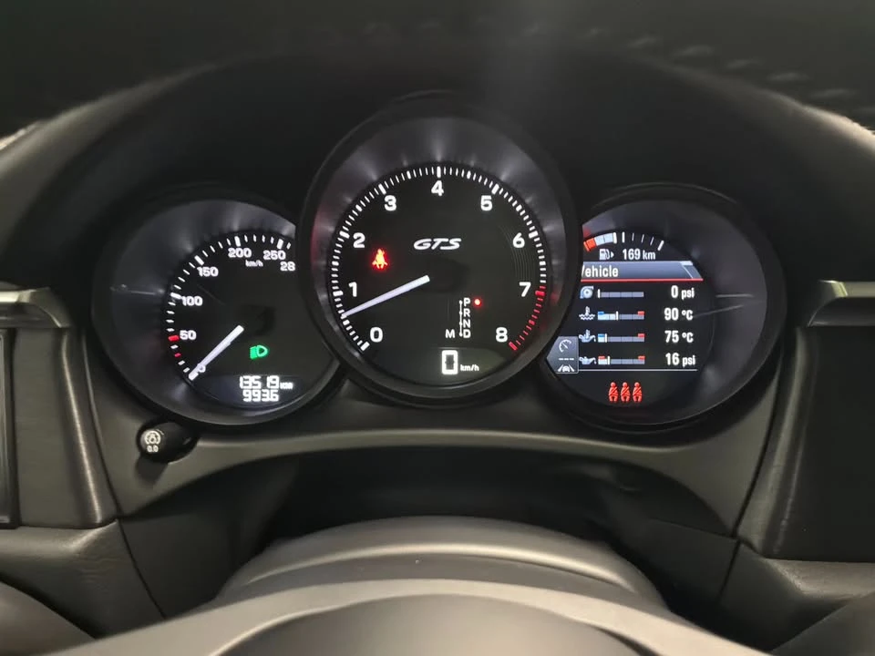 2024 Porsche Macan GTS - Image 17 of 18