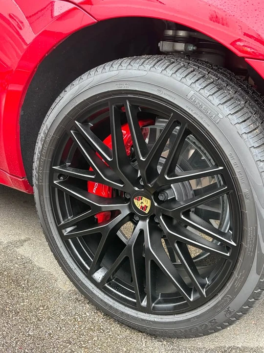 2024 Porsche Macan GTS - Image 10 of 11
