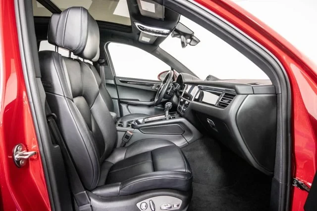2024 Porsche Macan - Image 10 of 15