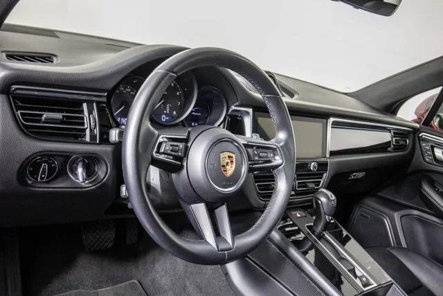 2024 Porsche Macan - Image 13 of 15