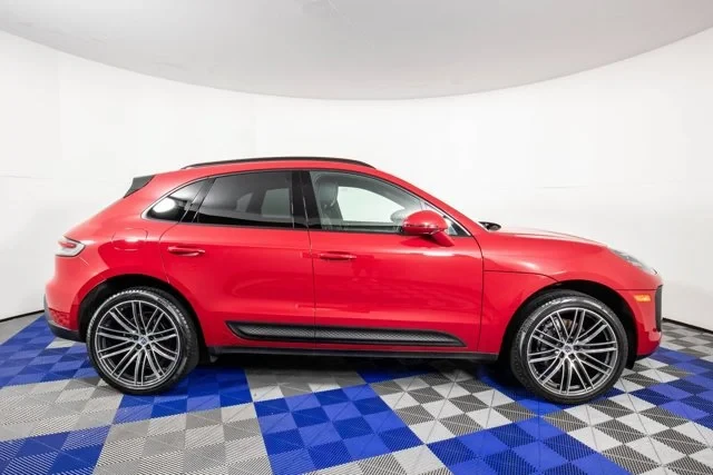 2024 Porsche Macan - Image 4 of 15