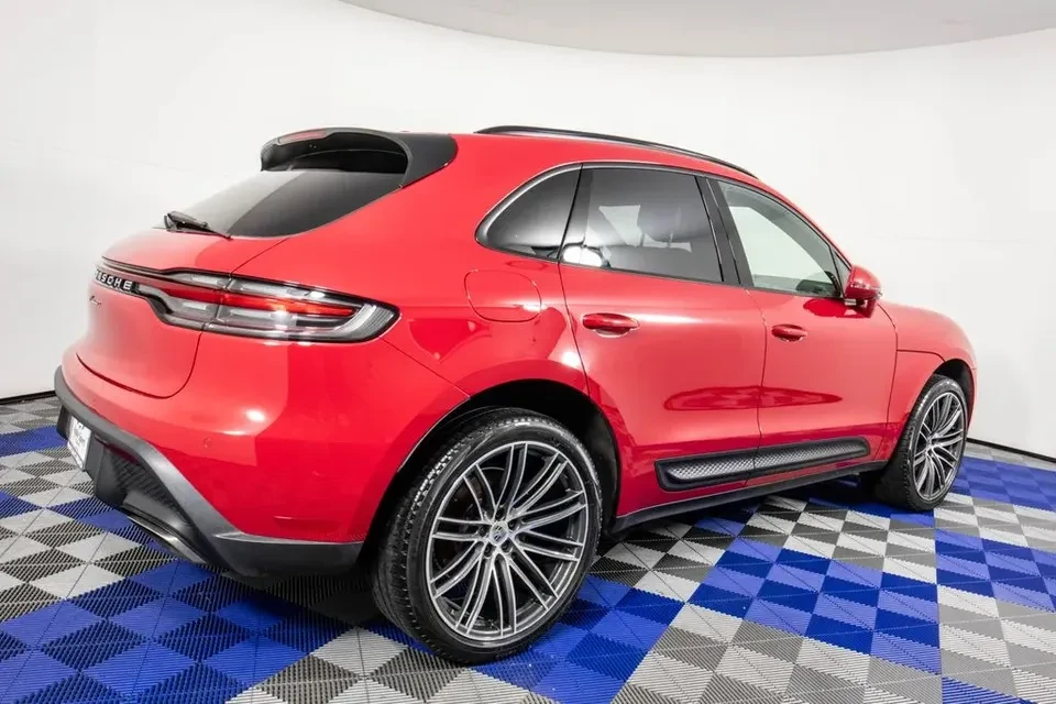 2024 Porsche Macan - Image 6 of 20