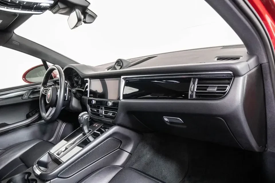 2024 Porsche Macan - Image 14 of 20