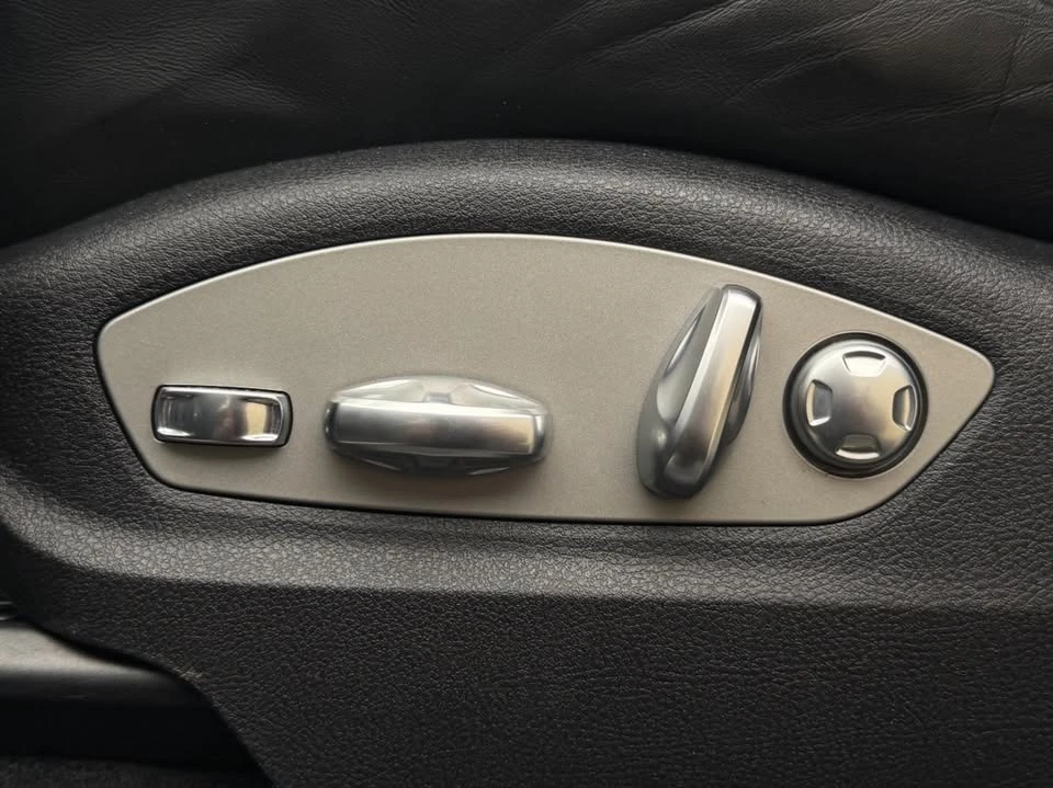 2024 Porsche Macan - Image 16 of 20