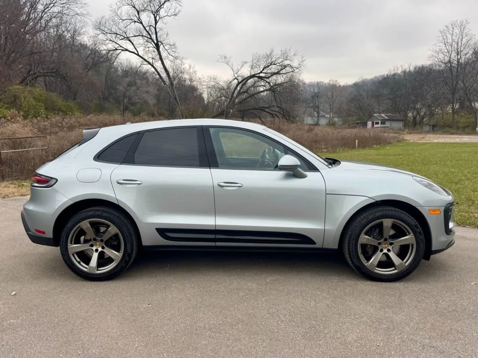 2024 Porsche Macan - Image 7 of 20