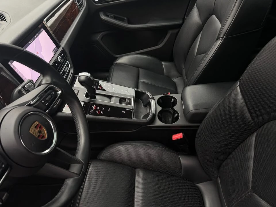 2024 Porsche Macan - Image 12 of 20