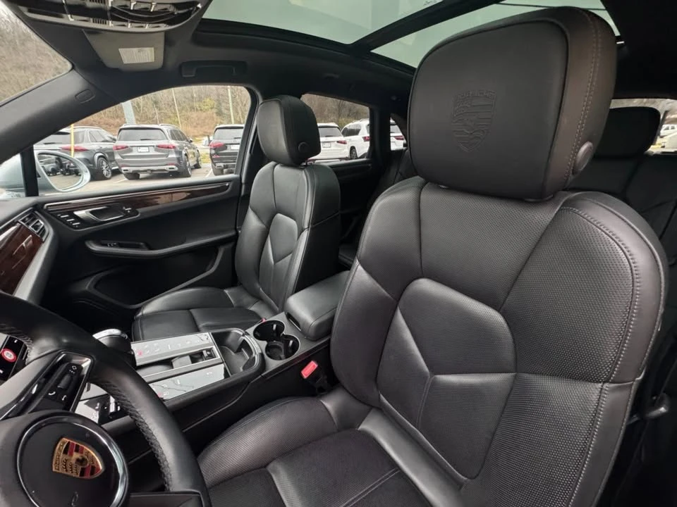 2024 Porsche Macan - Image 11 of 20