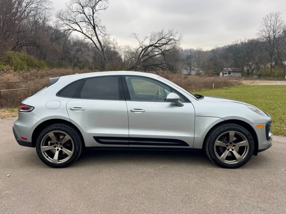 2024 Porsche Macan - Image 7 of 20