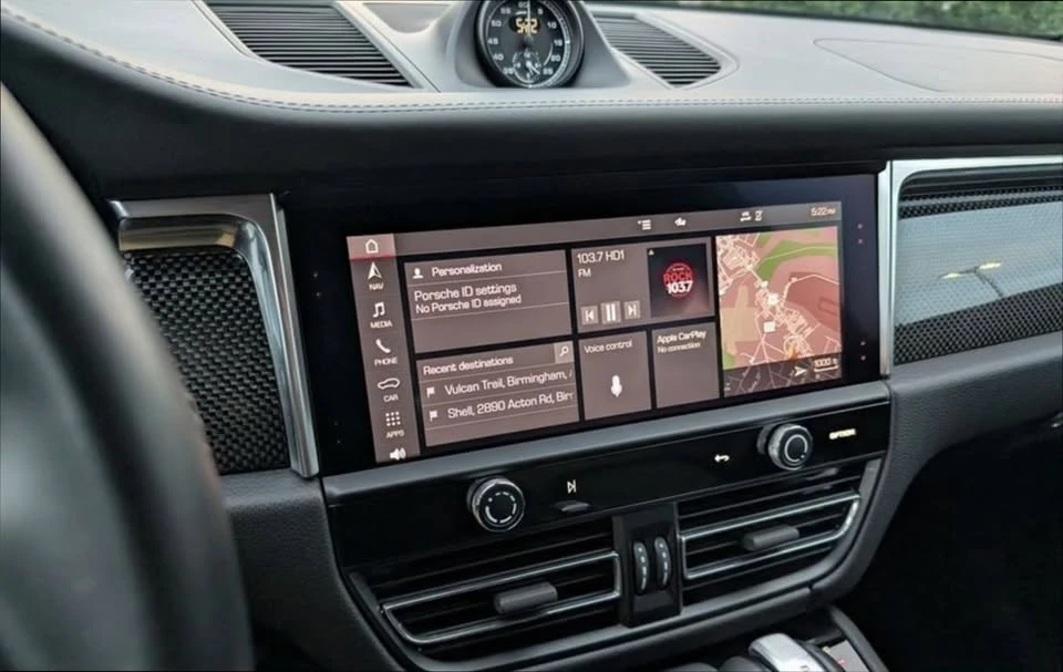 2024 Porsche Macan T - Image 19 of 20