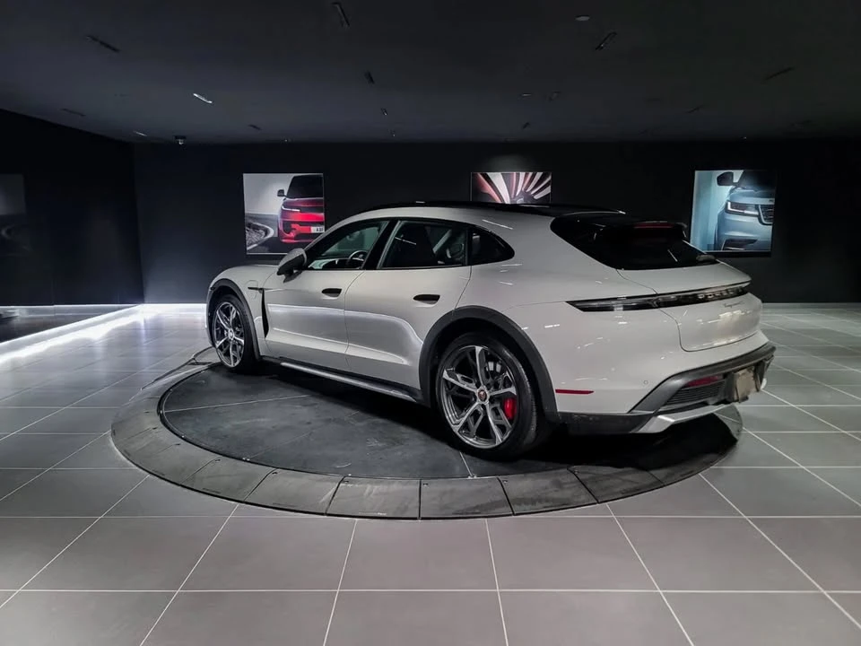 2024 Porsche Taycan 4S - Image 6 of 18