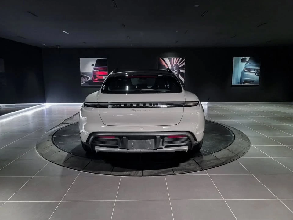 2024 Porsche Taycan 4S - Image 5 of 18