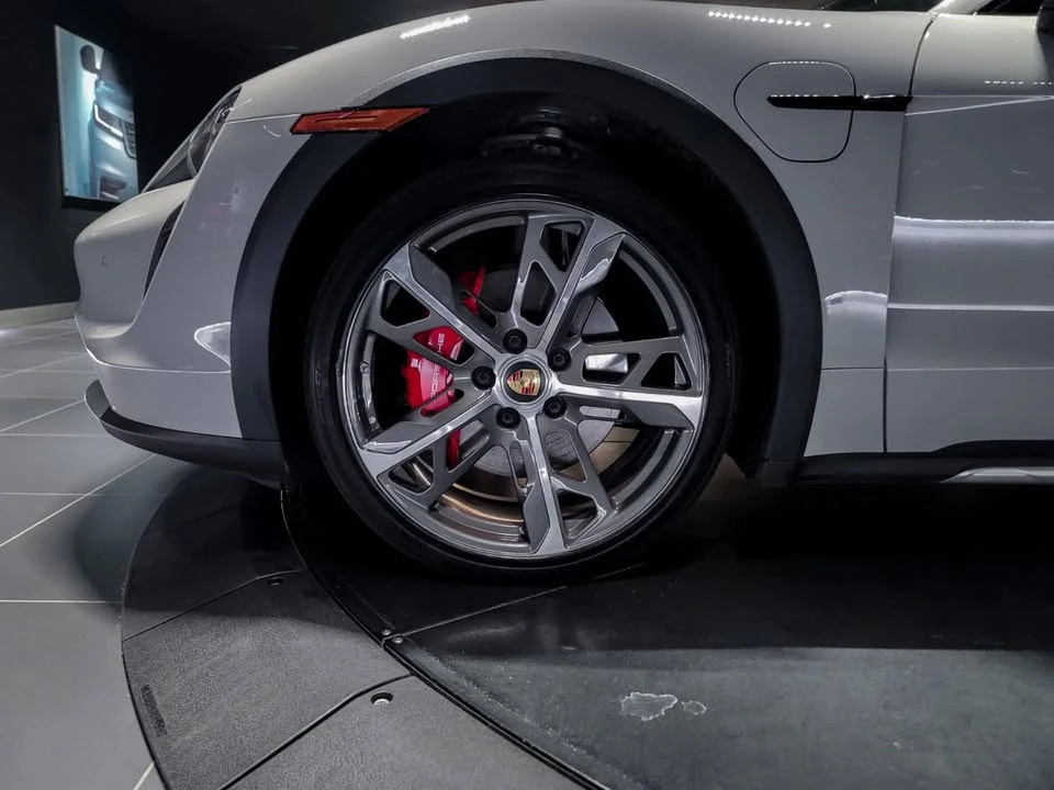 2024 Porsche Taycan 4S - Image 8 of 18
