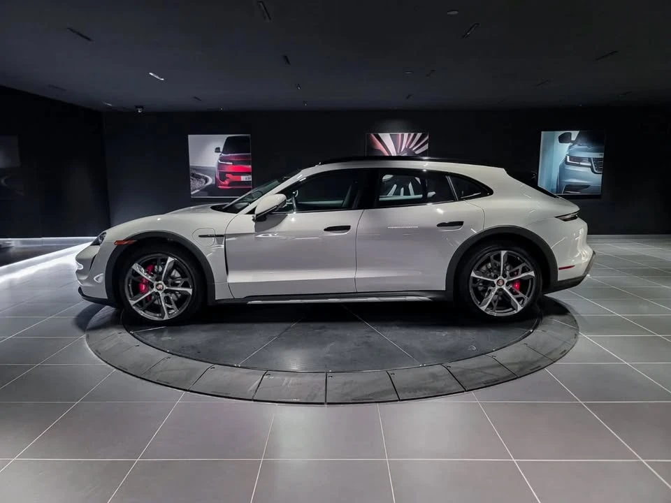 2024 Porsche Taycan 4S - Image 7 of 18