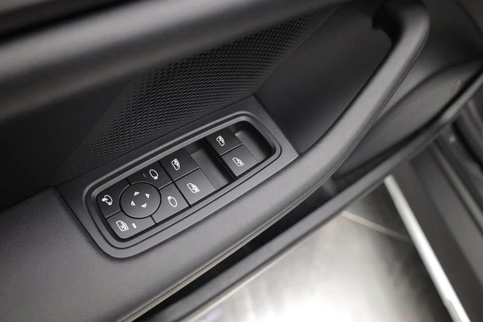 2024 Porsche Taycan 4S - Image 5 of 16