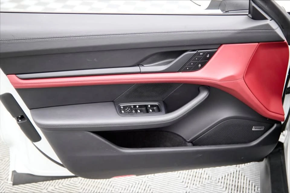 2024 Porsche Taycan - Image 17 of 20