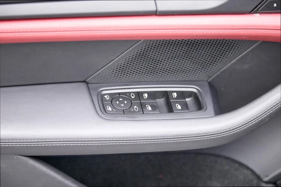 2024 Porsche Taycan - Image 19 of 20
