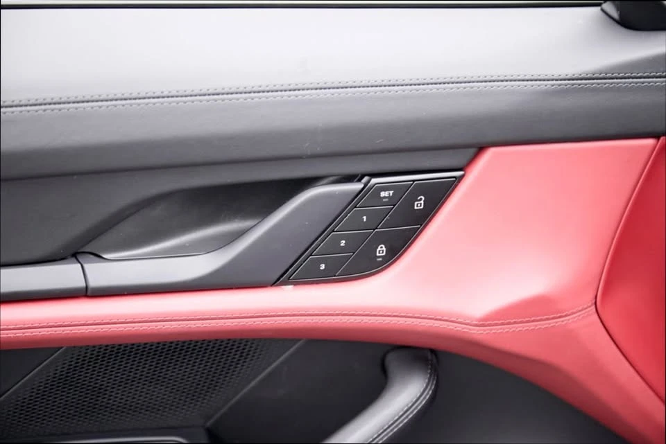 2024 Porsche Taycan - Image 18 of 20
