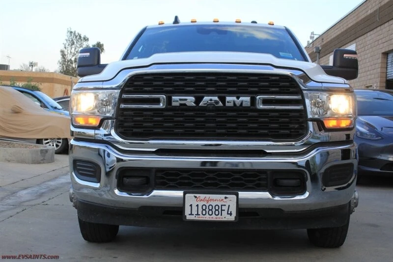 2024 Ram 3500 - Image 10 of 21