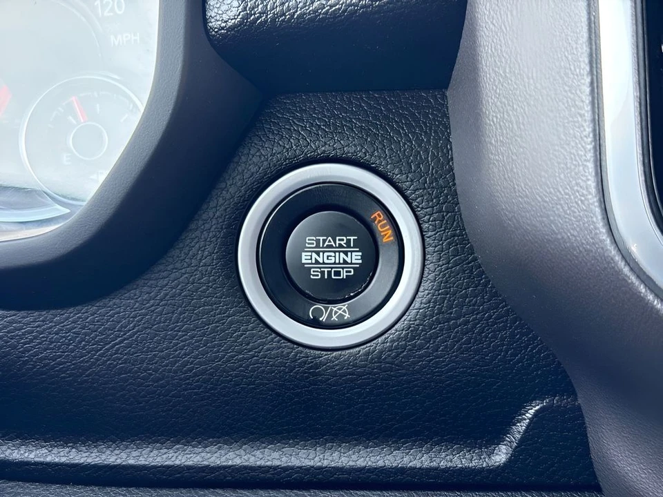 2024 Ram 2500 - Image 17 of 31