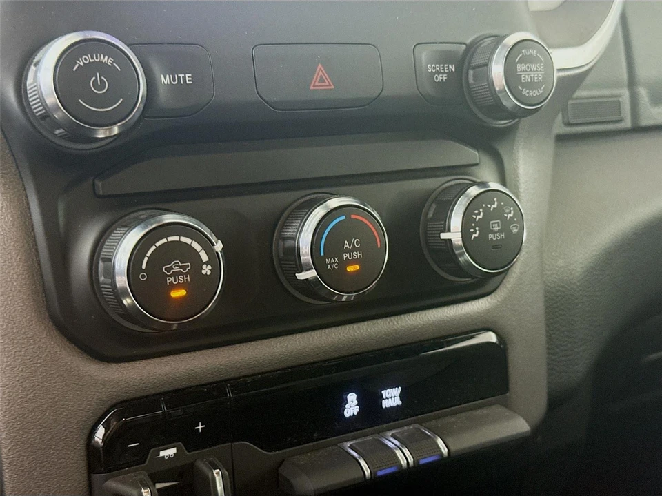 2024 Ram 2500 - Image 12 of 30
