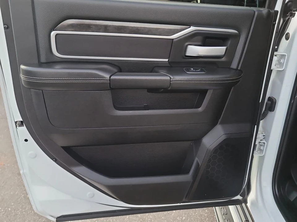2024 Ram 2500 - Image 10 of 12