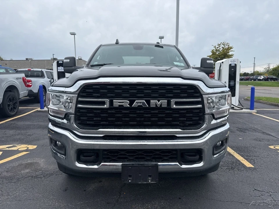2024 Ram 2500 - Image 3 of 12