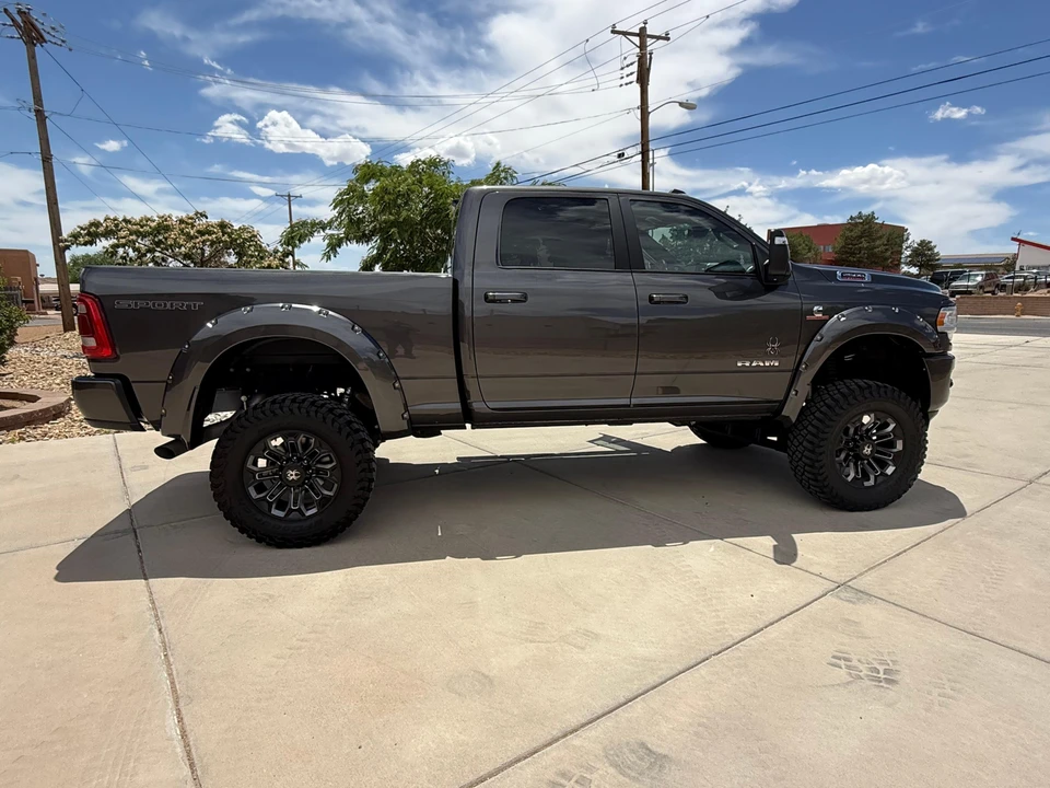 2024 Ram 2500 - Image 14 of 31
