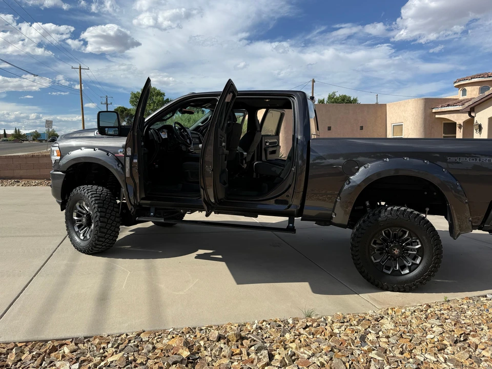 2024 Ram 2500 - Image 10 of 31