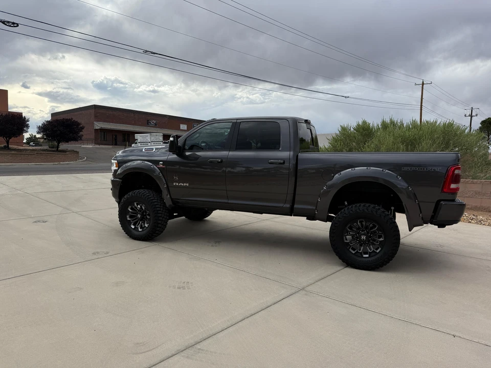 2024 Ram 2500 - Image 11 of 31