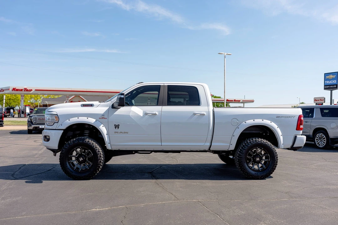 2024 Ram 2500 - Image 3 of 31