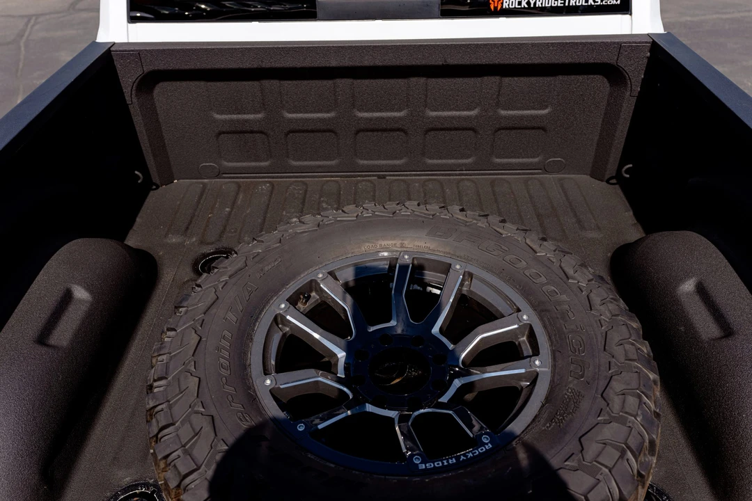 2024 Ram 2500 - Image 14 of 31