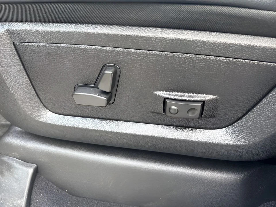 2024 Ram 2500 - Image 10 of 21
