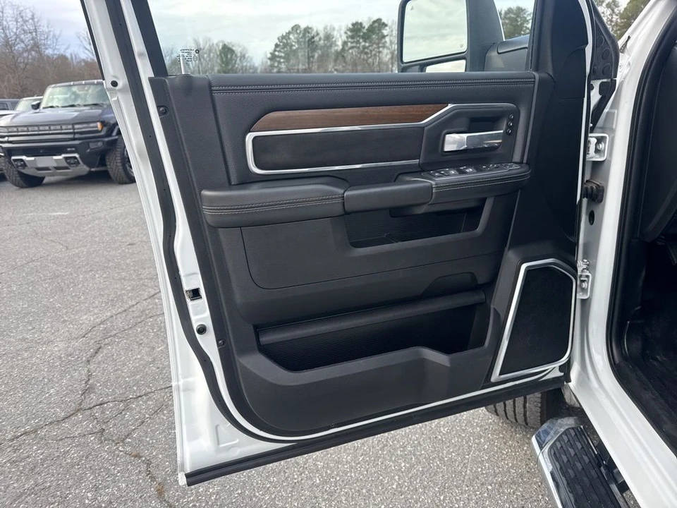 2024 Ram 2500 - Image 27 of 31