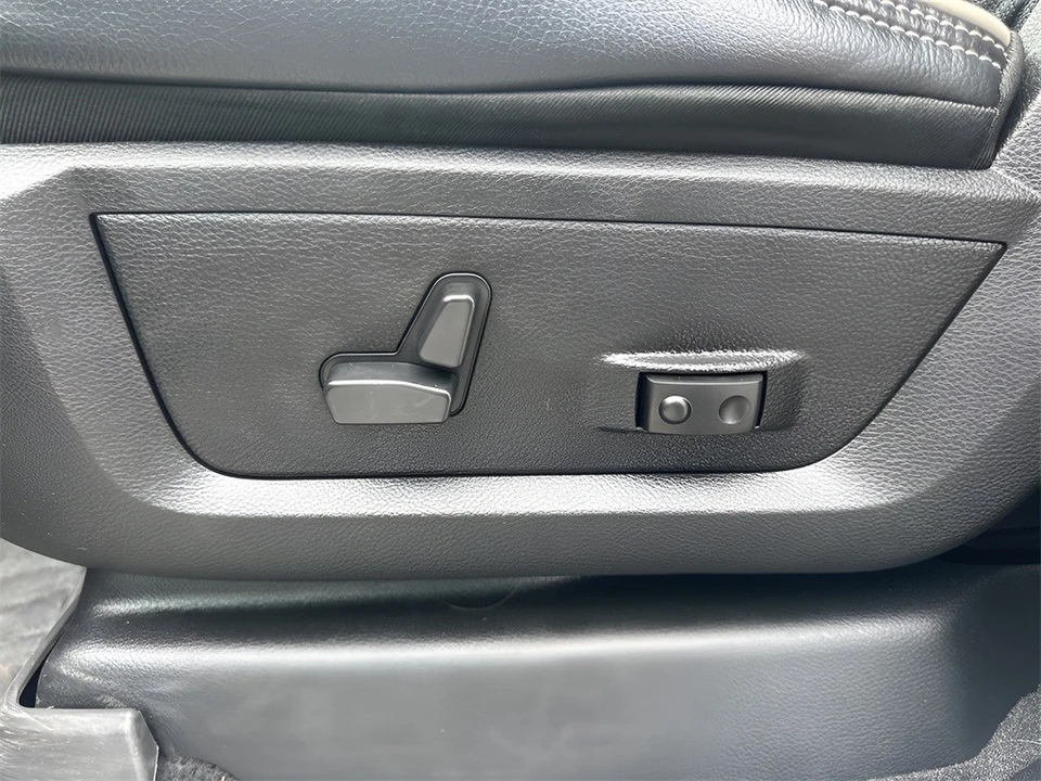 2024 Ram 2500 - Image 10 of 12