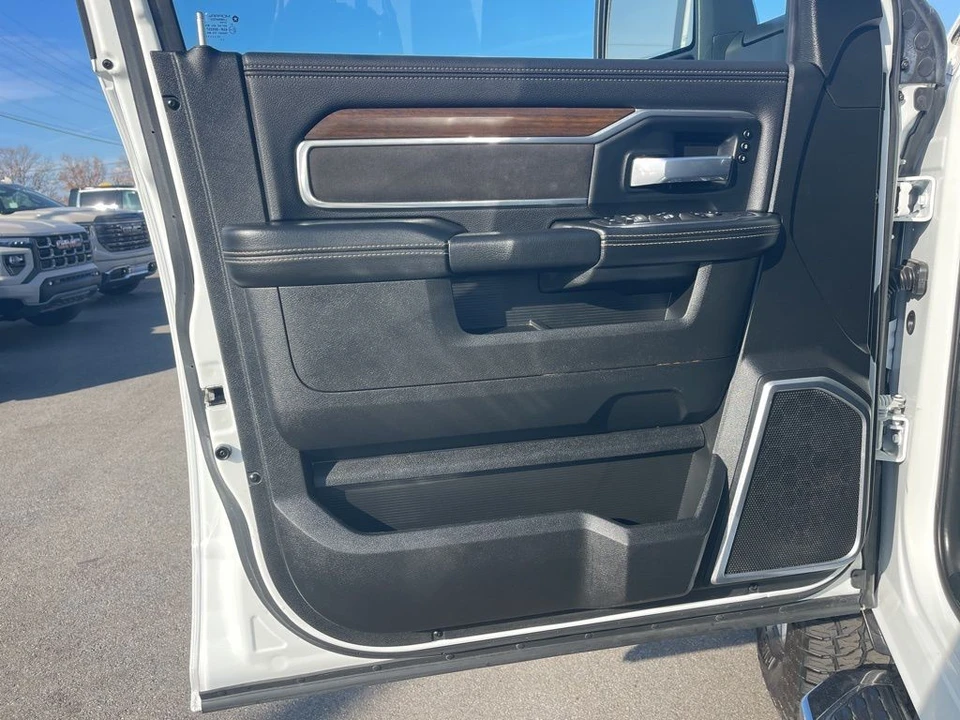 2024 Ram 2500 - Image 9 of 31