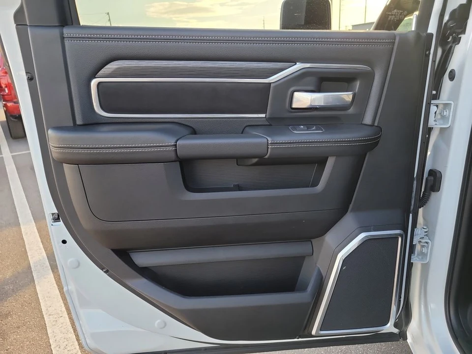 2024 Ram 2500 - Image 10 of 12