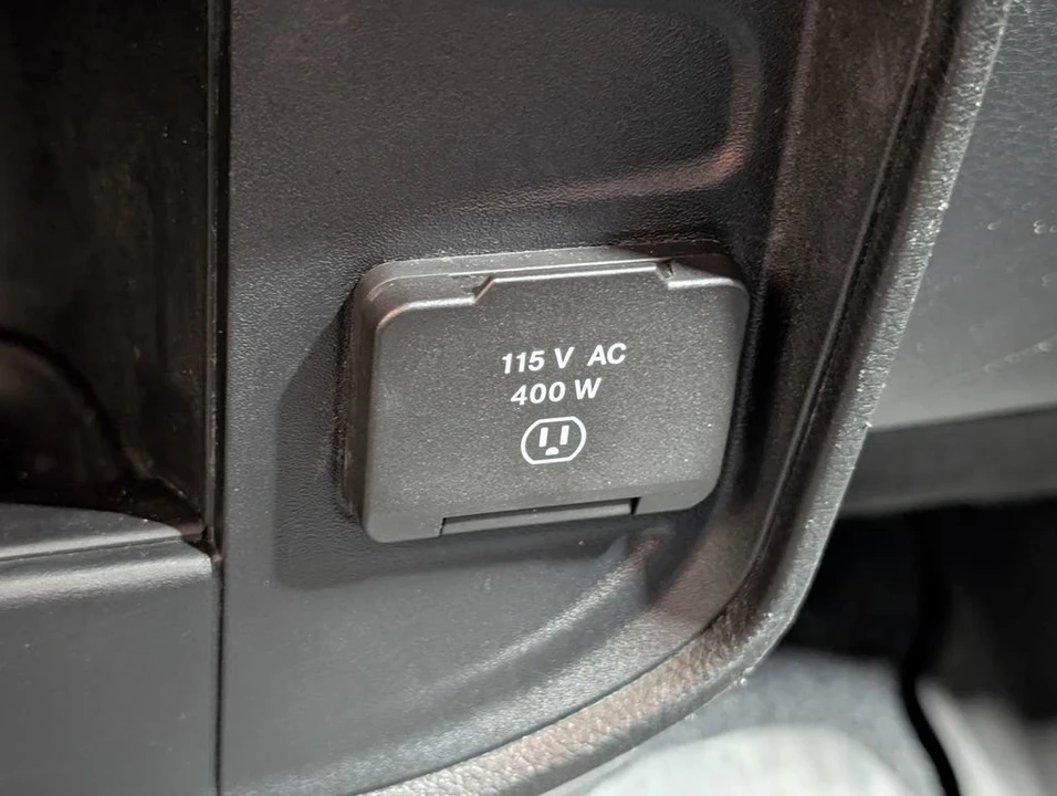 2024 Ram 2500 - Image 7 of 31
