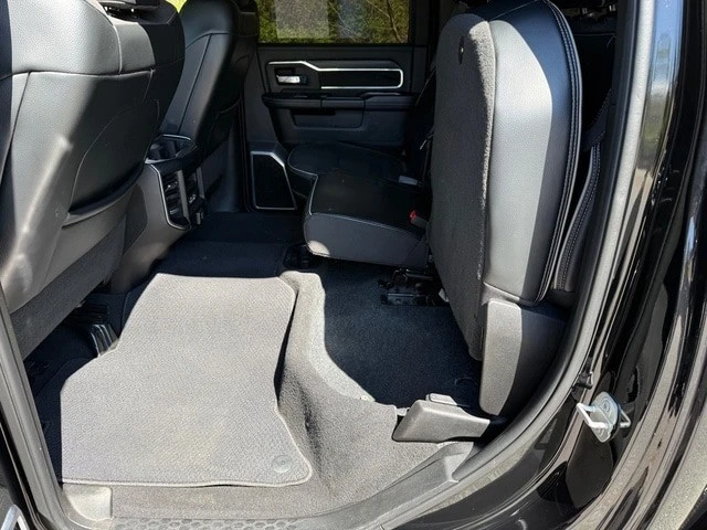 2024 Ram 2500 - Image 16 of 31