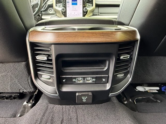 2024 Ram 2500 - Image 18 of 31