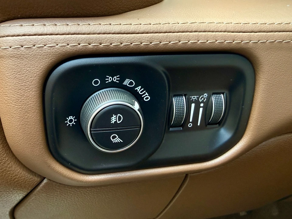 2024 Ram 2500 - Image 13 of 31