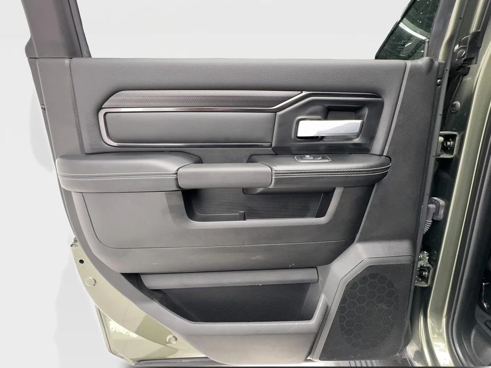 2024 Ram 2500 - Image 24 of 31