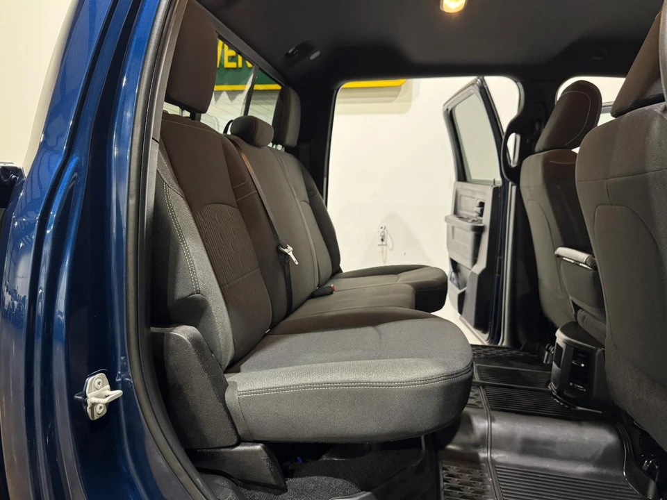 2024 Ram 2500 - Image 18 of 31