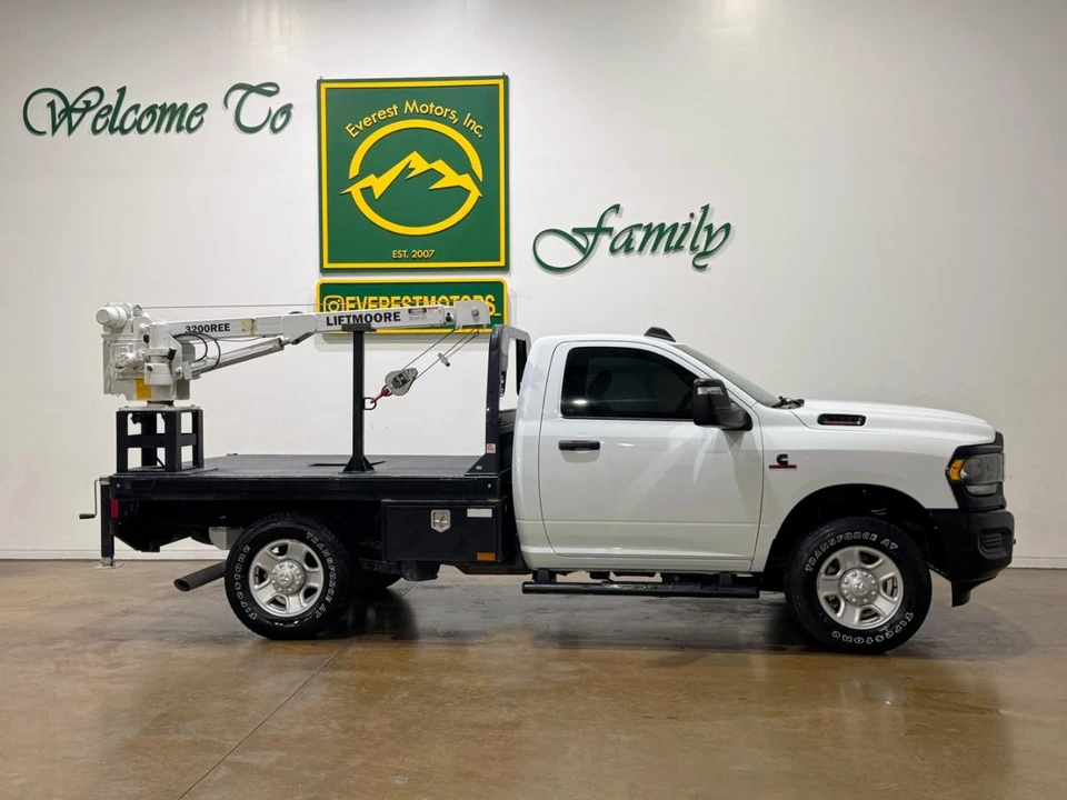 2024 Ram 2500 - Image 2 of 31